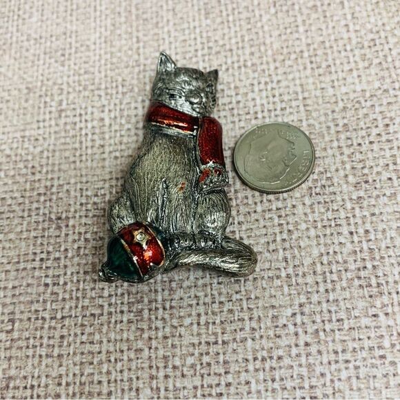 DIA Silver Painted Cat Brooch - Picture 1 of 2